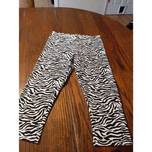 Girls XL 14/16 Faded Glory Black White Zebra Strip Capri Leggings Athletic Casua
